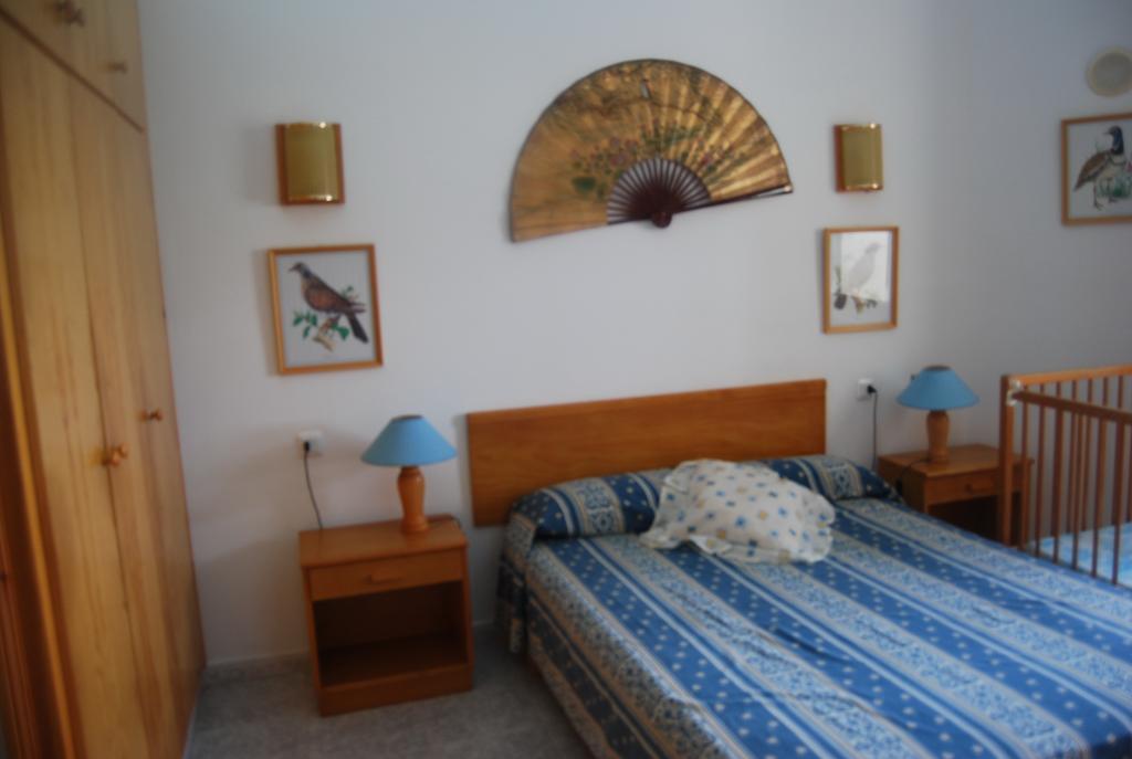 Es Pins Daire Cala Blanca  Oda fotoğraf